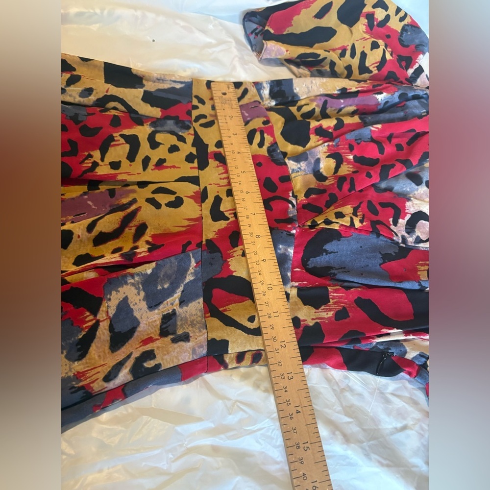 Diane Von Furstenberg silk Sabine dress size 4 pockets colourful animal print - Picture 7 of 10